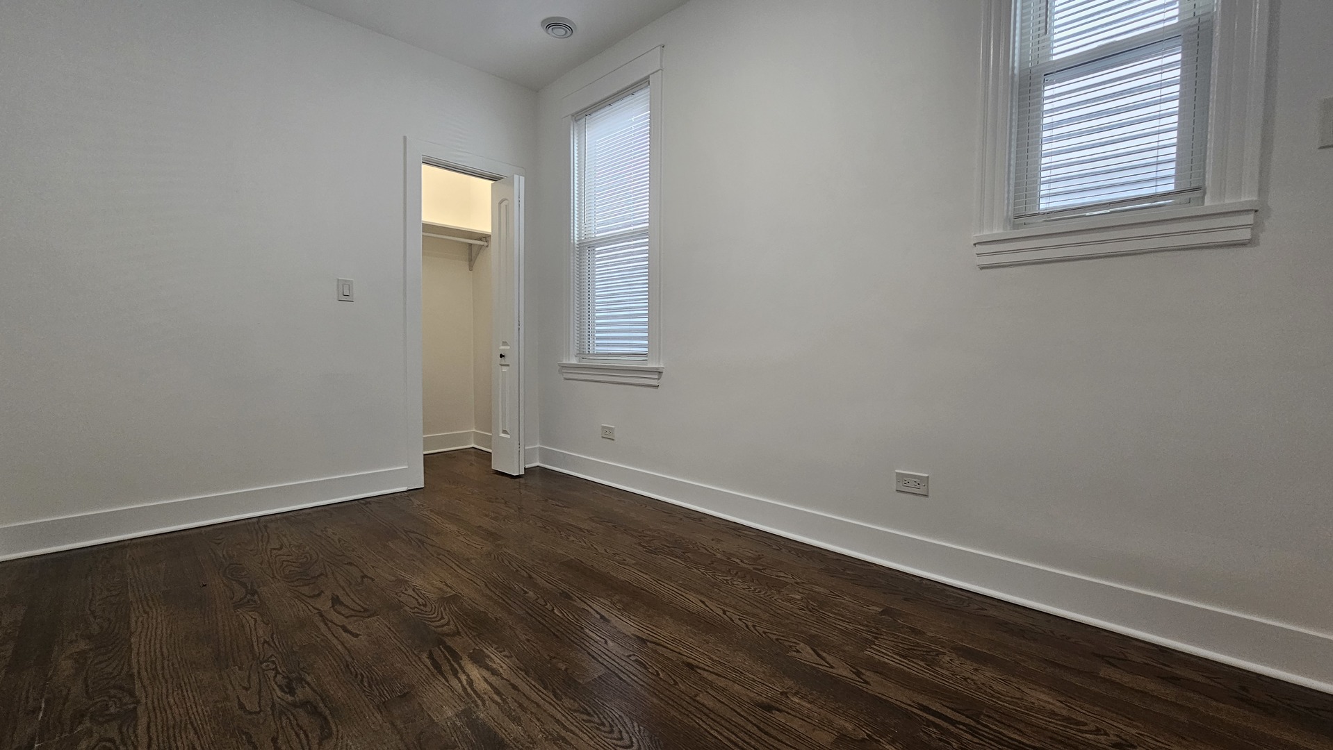 2541 N Southport Avenue 2r Property Photo 16