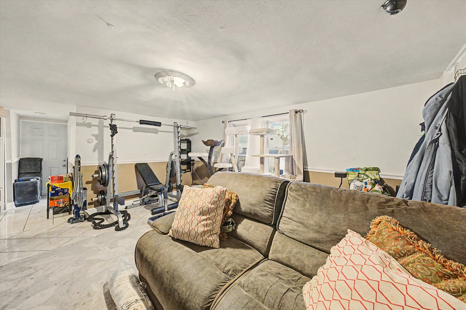 5200 S Lorel Avenue Property Photo 6
