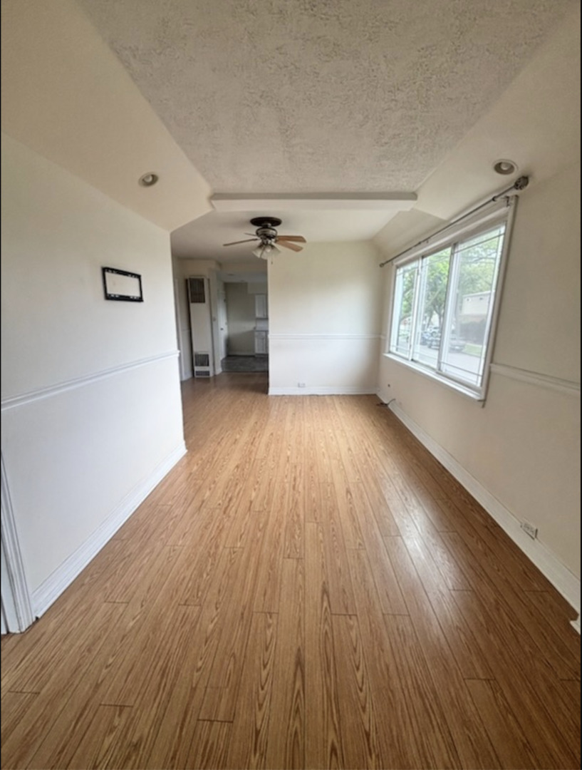 5200 S Lorel Avenue Property Photo 10