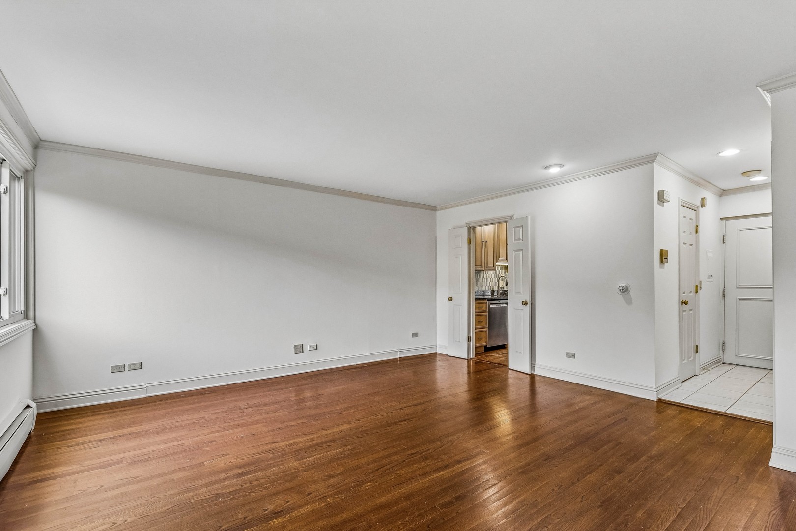 777 Hinman Avenue 35 Property Photo 4