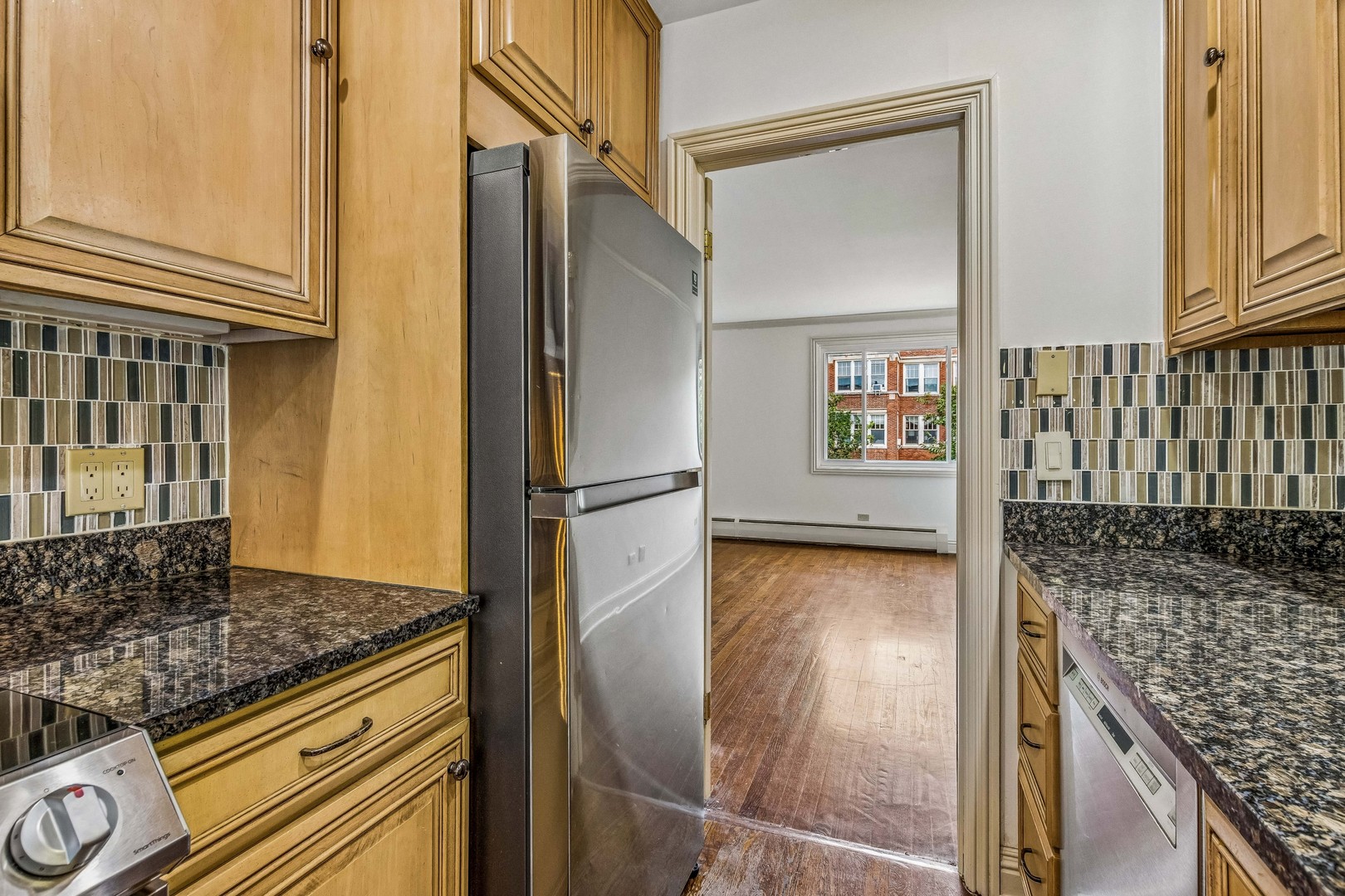 777 Hinman Avenue 35 Property Photo 9