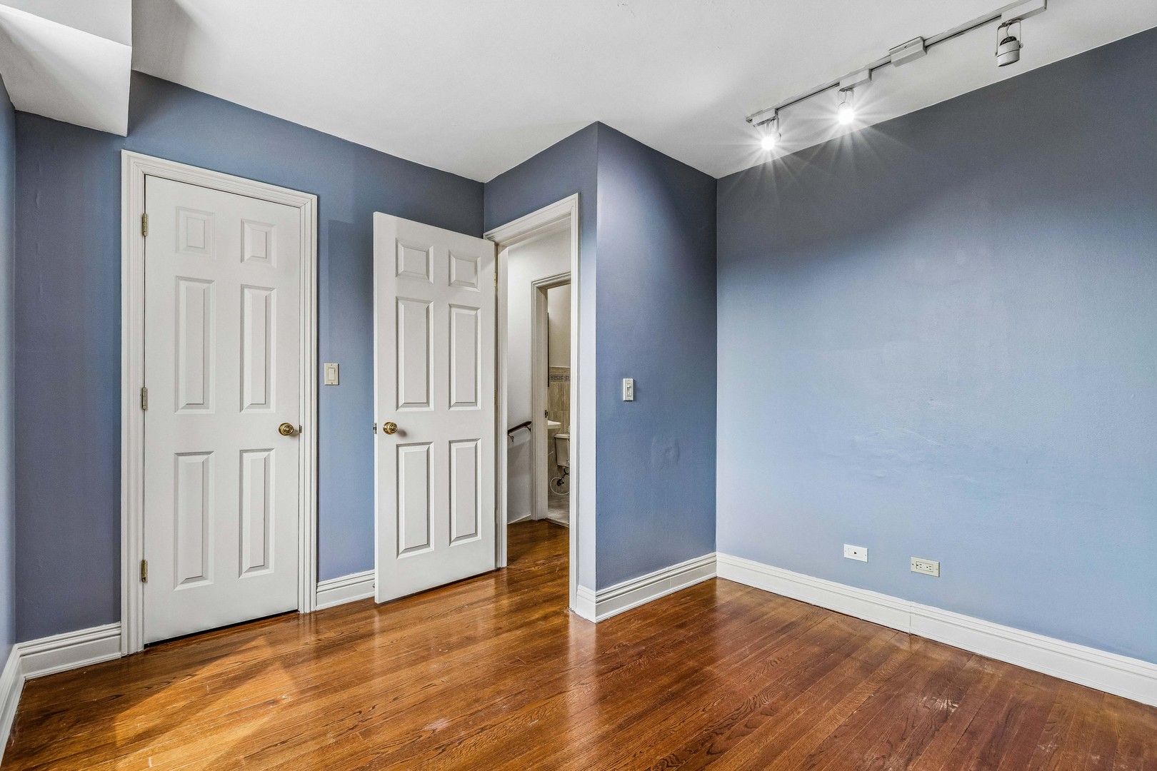 777 Hinman Avenue 35 Property Photo 17