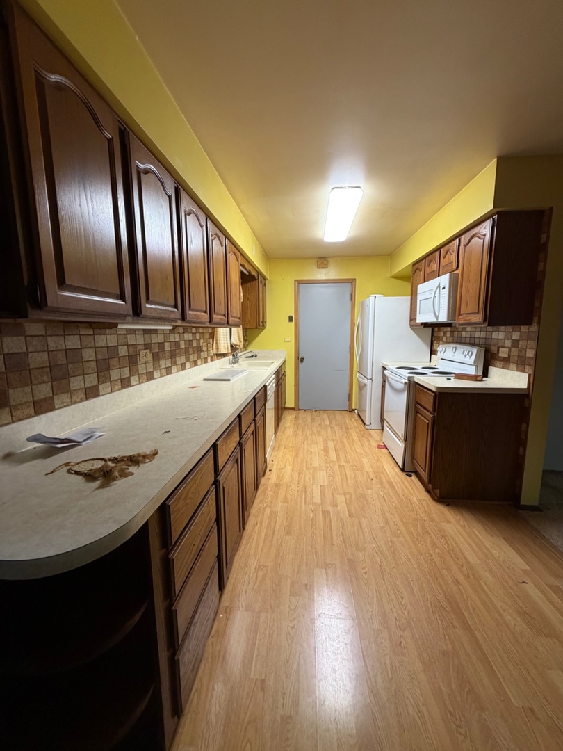 381 N Silverleaf Boulevard Property Photo 4