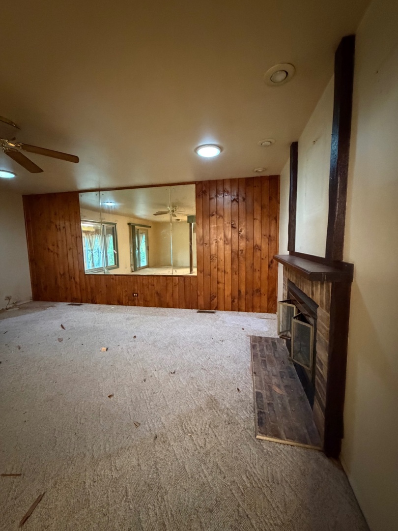 381 N Silverleaf Boulevard Property Photo 5