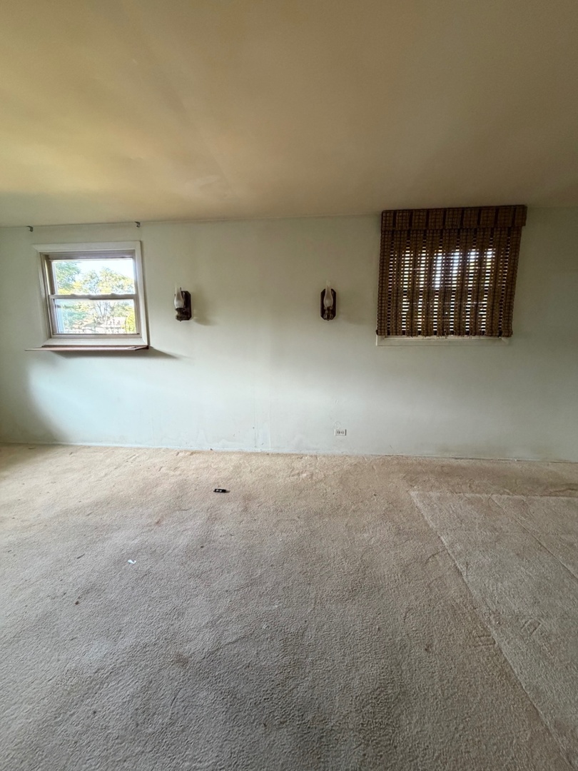 381 N Silverleaf Boulevard Property Photo 9