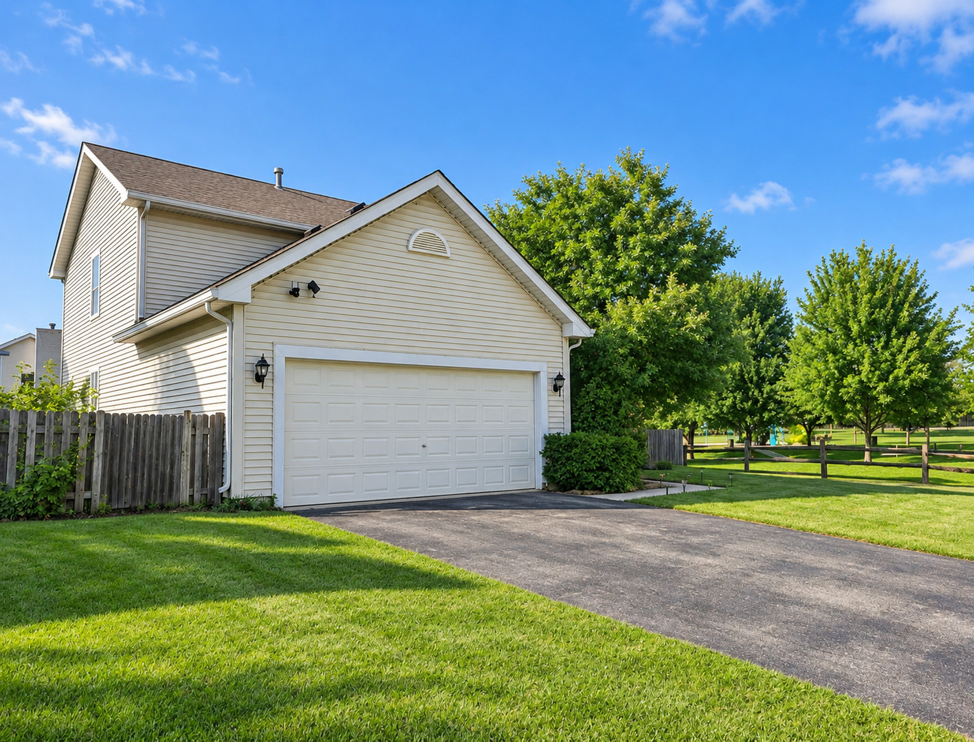 1202 E GREYSTONE Drive Property Photo 1