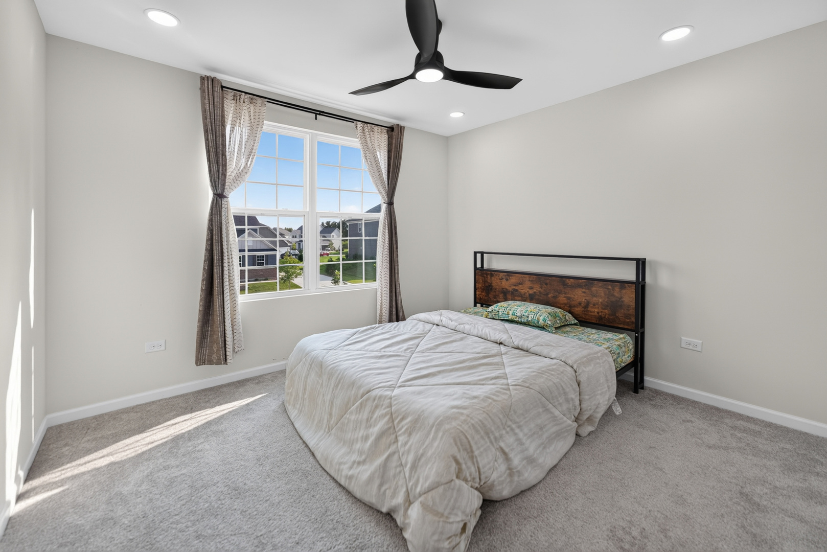 3667 Peregrine Way Property Photo 27
