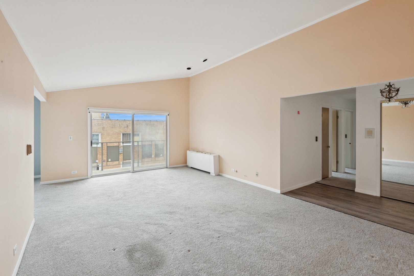 5251 Galitz Street 404 Property Photo 3