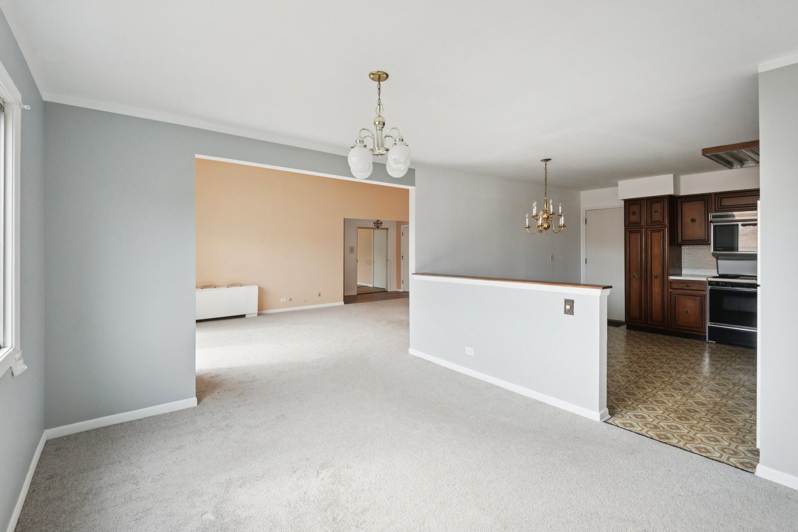 5251 Galitz Street 404 Property Photo 6