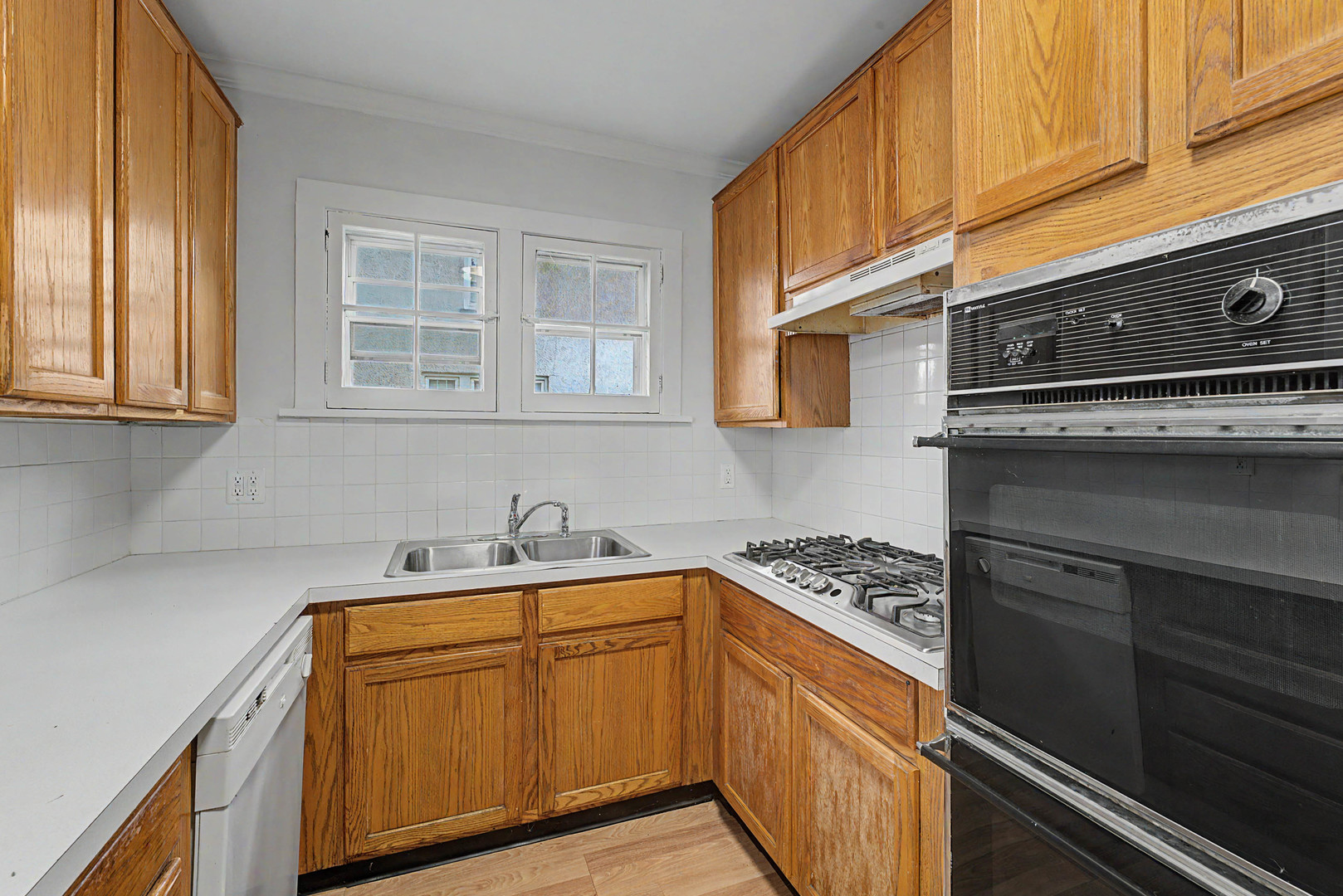 24 N Belmont Avenue Property Photo 11