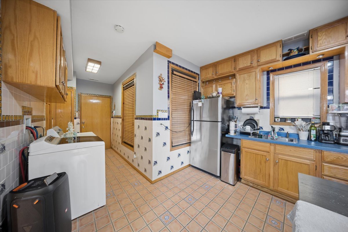 2519 S Kedzie Avenue Property Photo 7