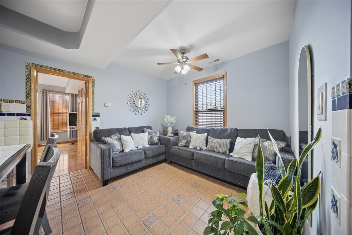 2519 S Kedzie Avenue Property Photo 9