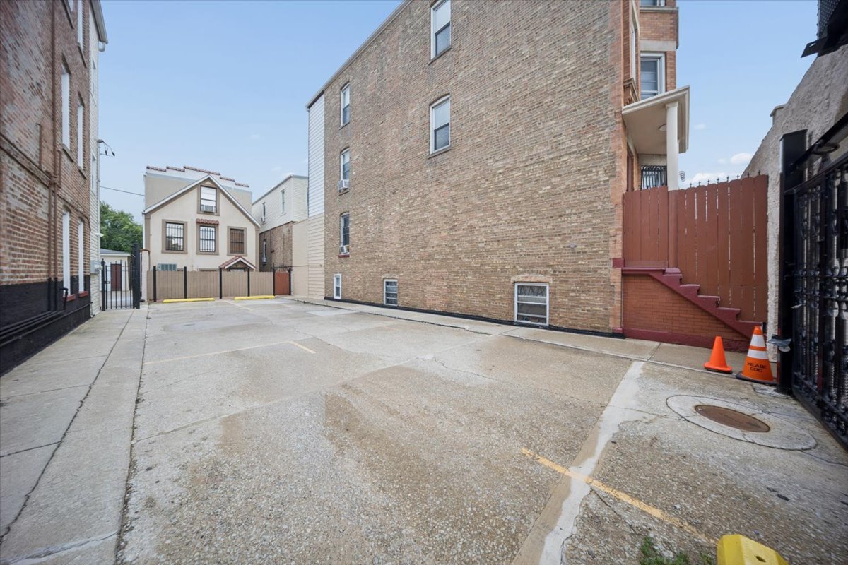 2519 S Kedzie Avenue Property Photo 26