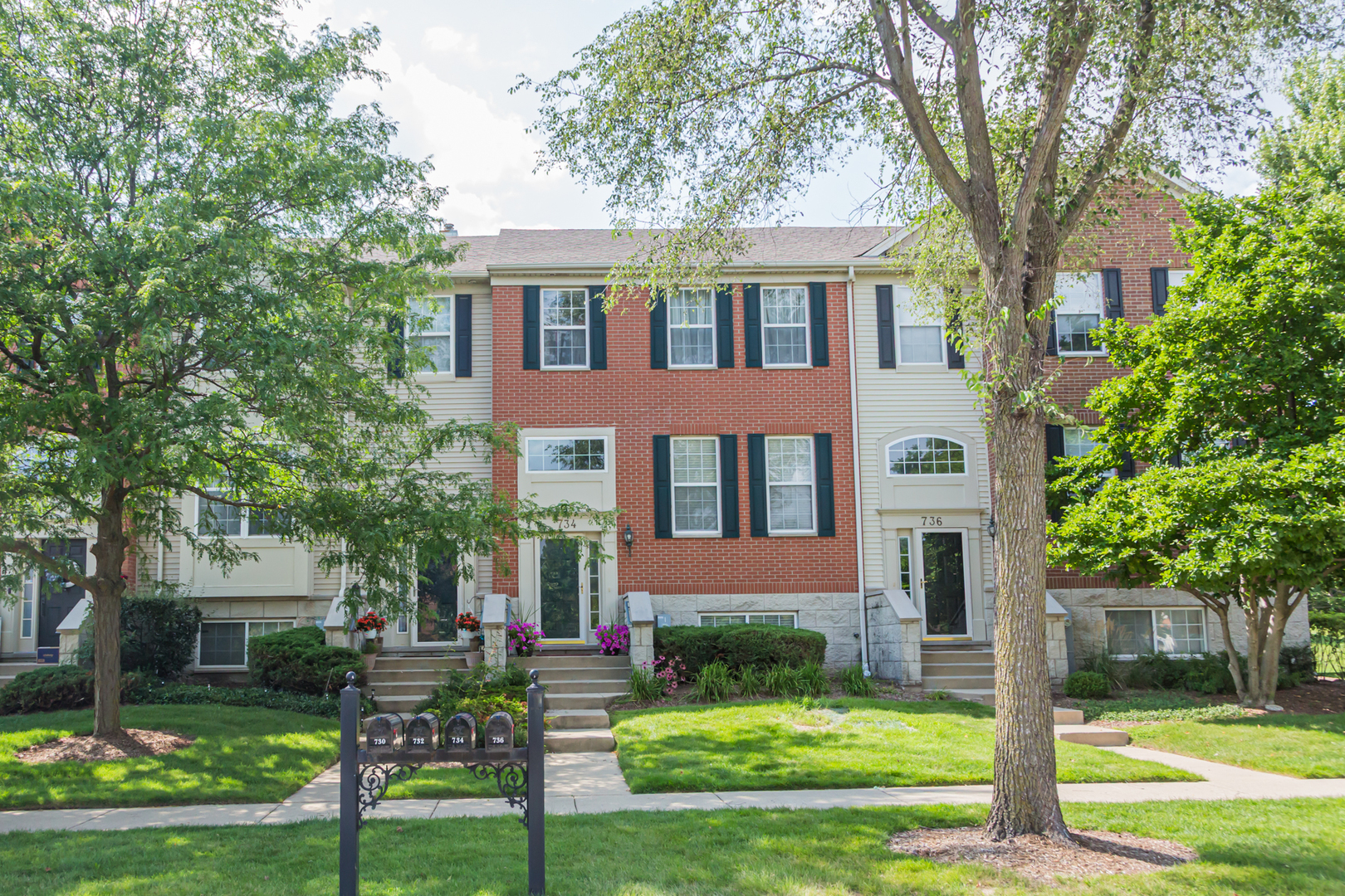 734 Thornbury Road Property Photo 1