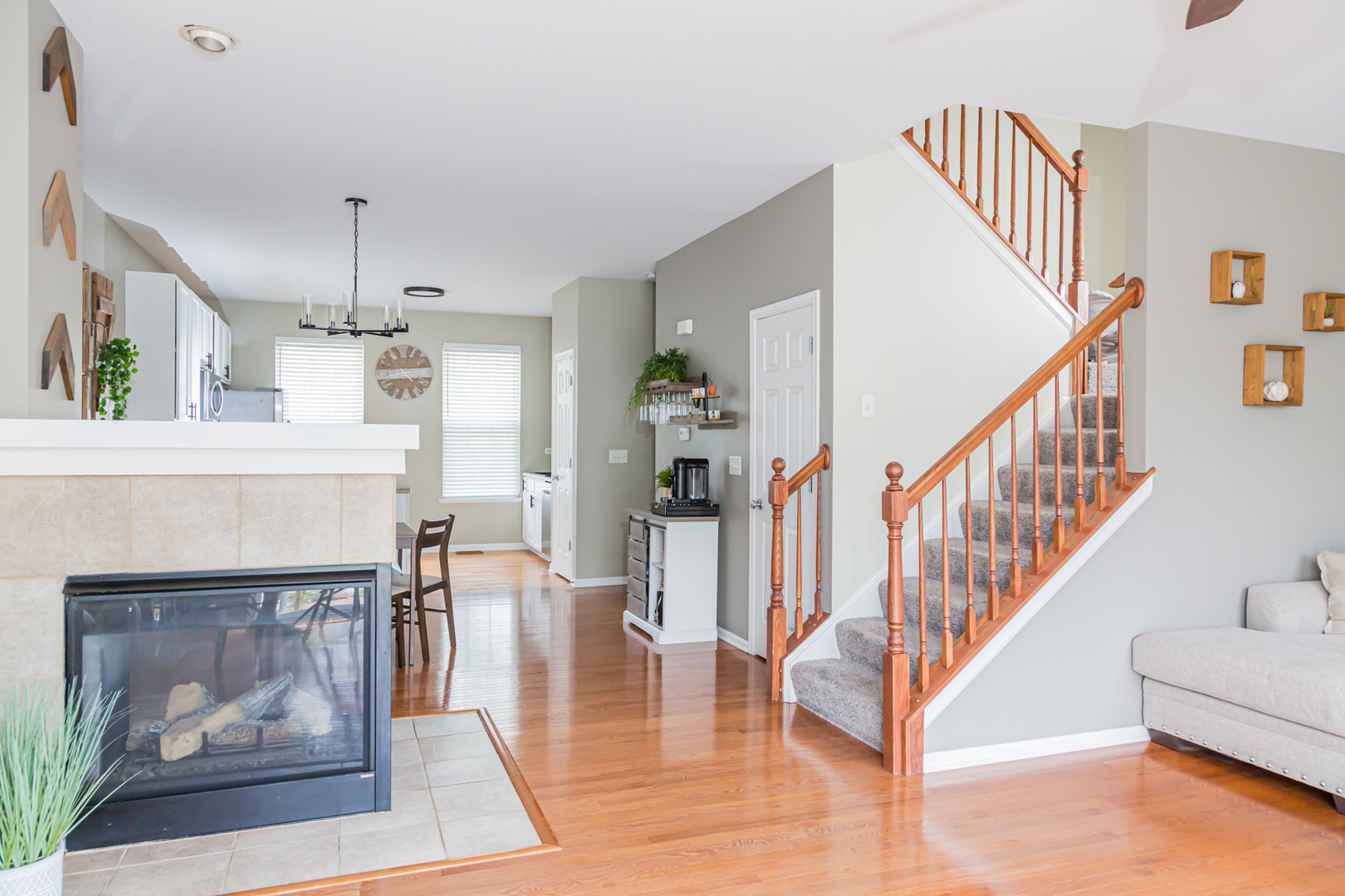 734 Thornbury Road Property Photo 3