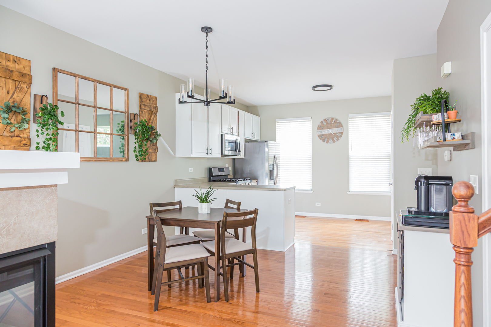 734 Thornbury Road Property Photo 4