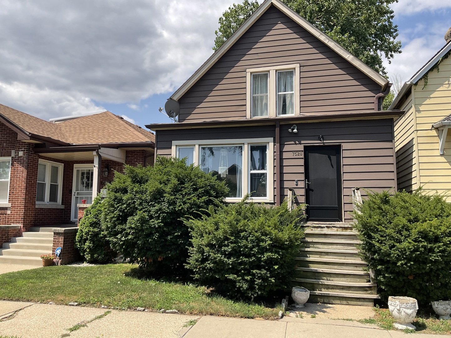 7528 S Merrill Avenue Property Photo 1