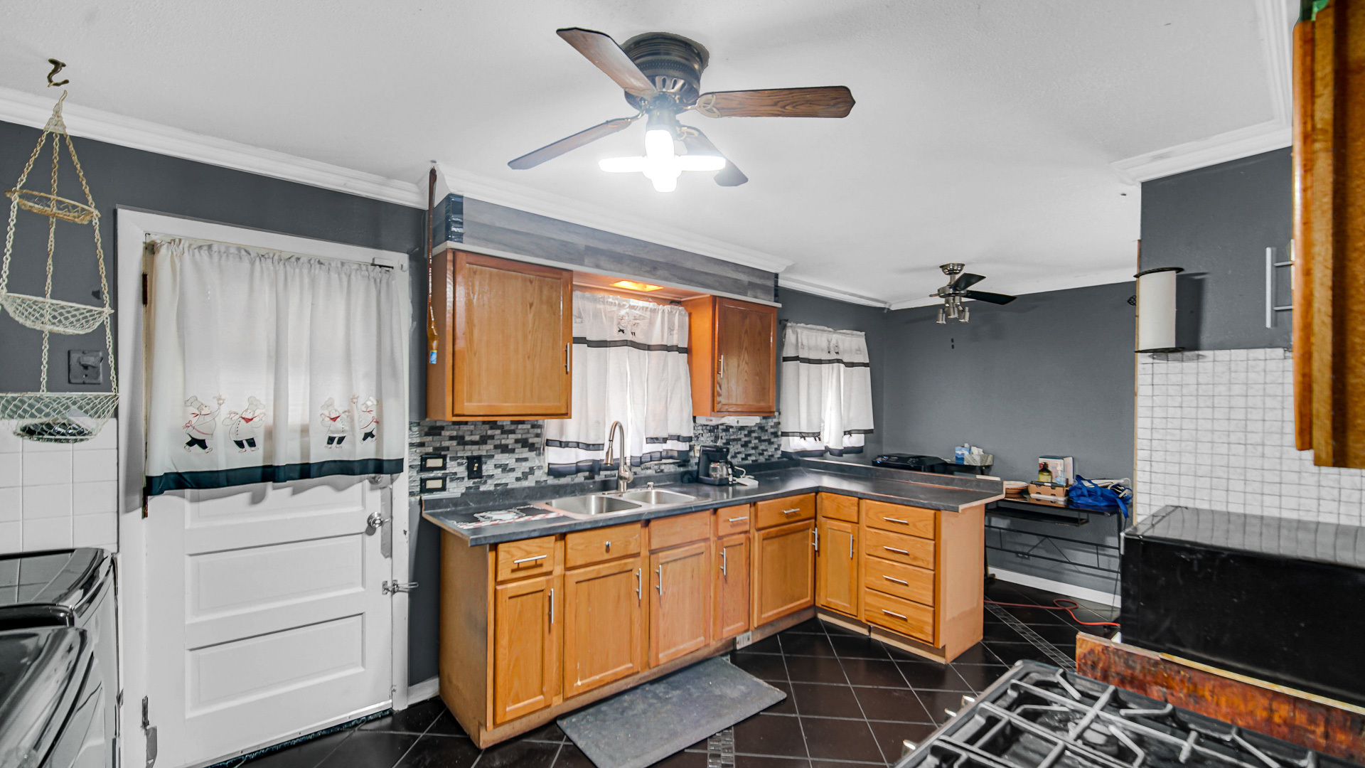 1228 E 151st Street Property Photo 11