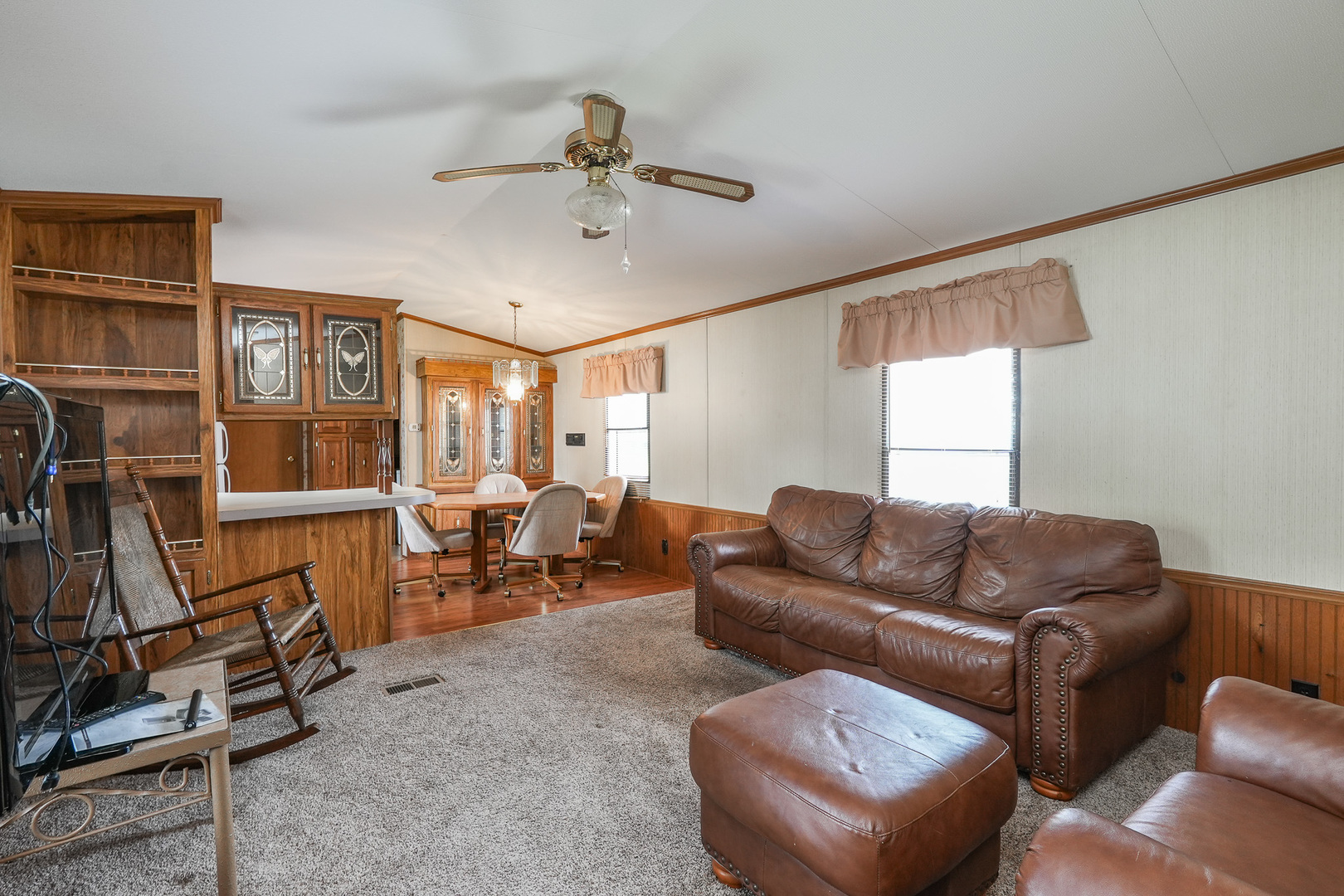 16 Maple Ridge Park Property Photo 3