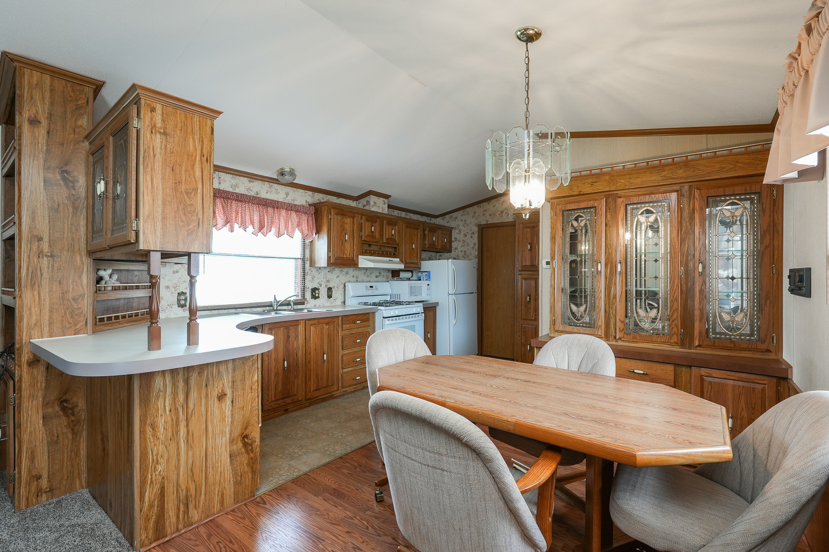 16 Maple Ridge Park Property Photo 7