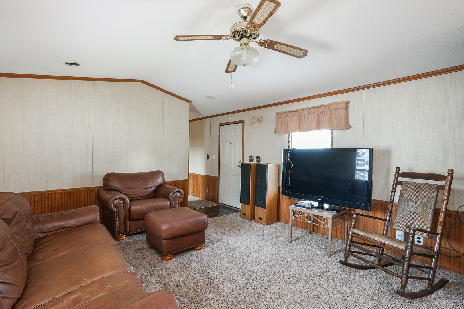 16 Maple Ridge Park Property Photo 9
