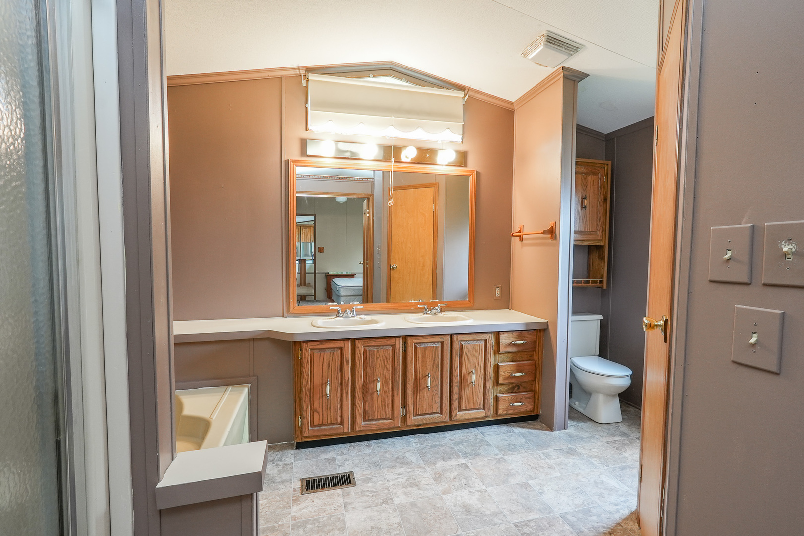 16 Maple Ridge Park Property Photo 11