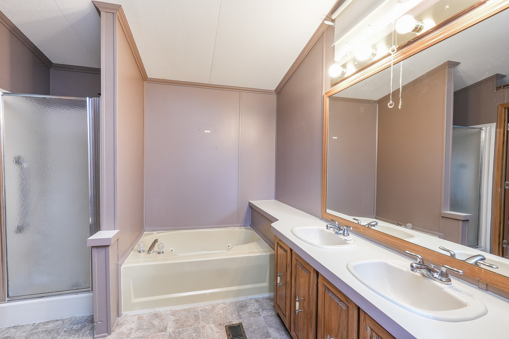 16 Maple Ridge Park Property Photo 12