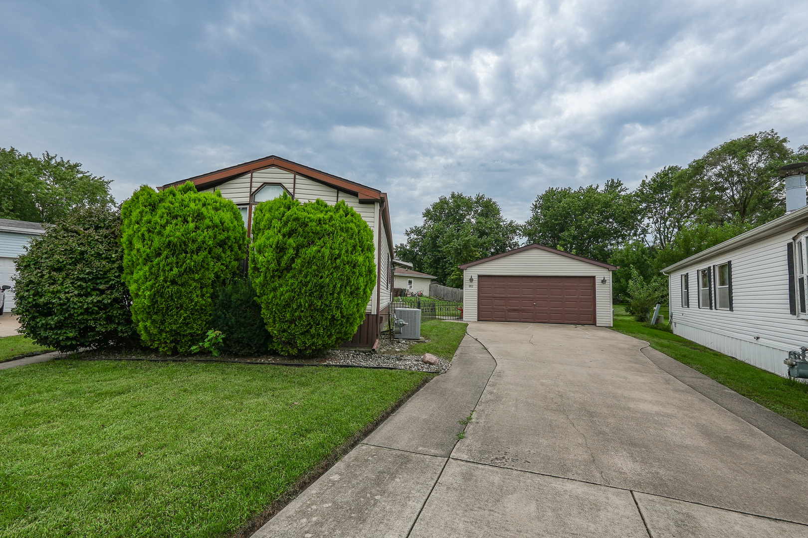 16 Maple Ridge Park Property Photo 18