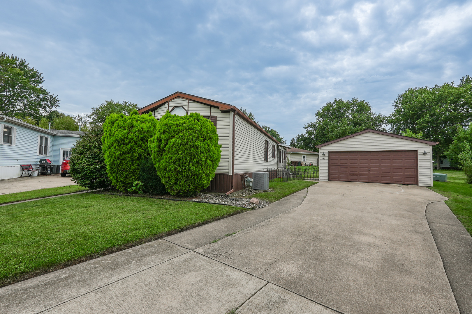 16 Maple Ridge Park Property Photo 19