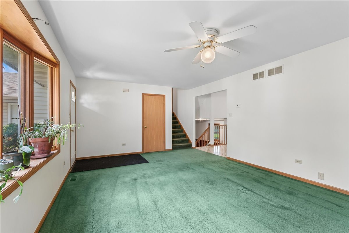 6911 Manchester Drive Property Photo 3