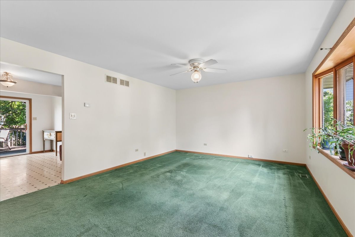 6911 Manchester Drive Property Photo 4