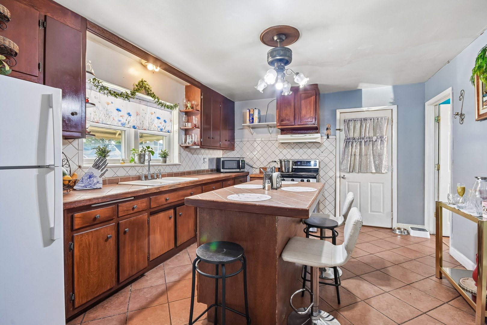 3458 W 72nd Place Property Photo 11