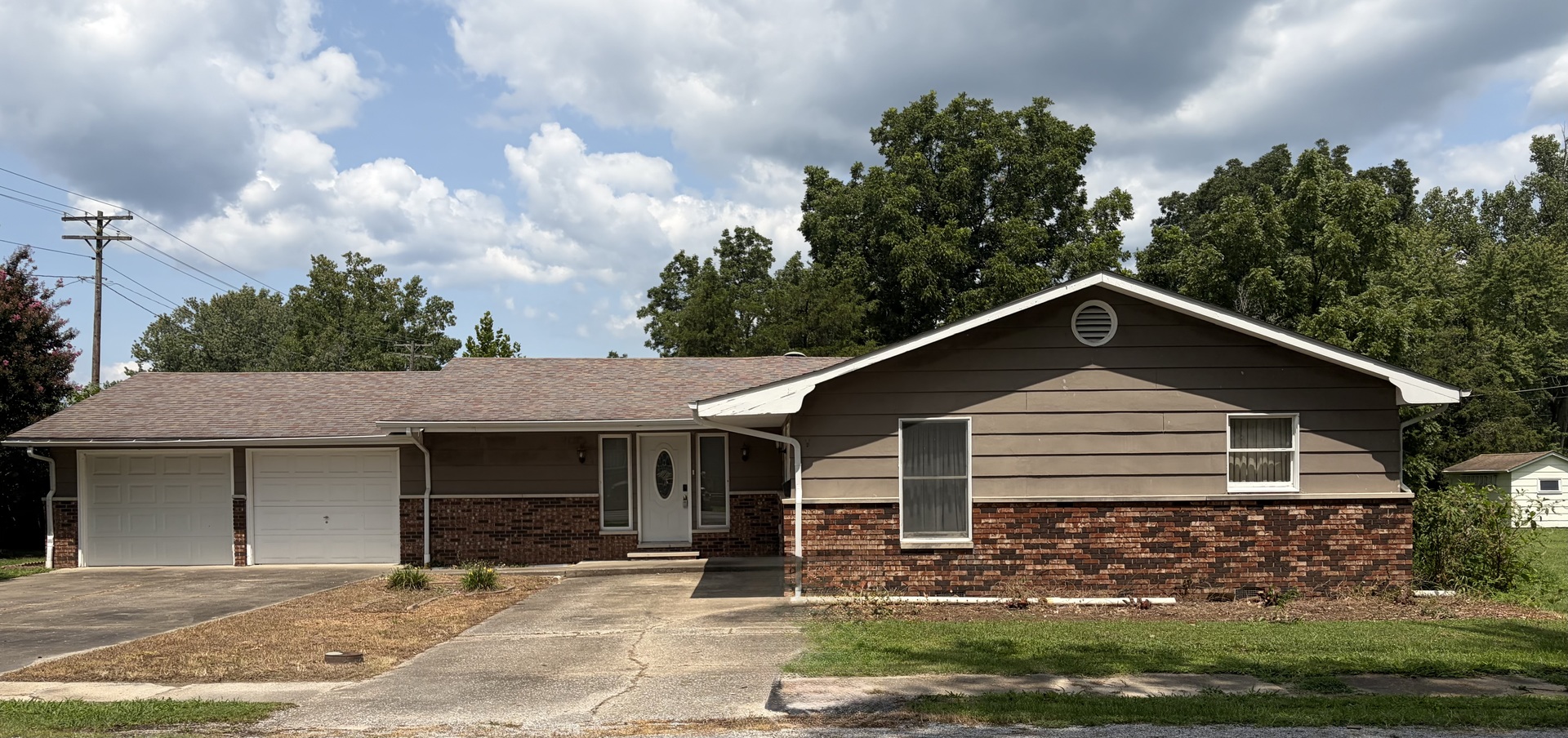 1303 E 4th Street Property Photo 1
