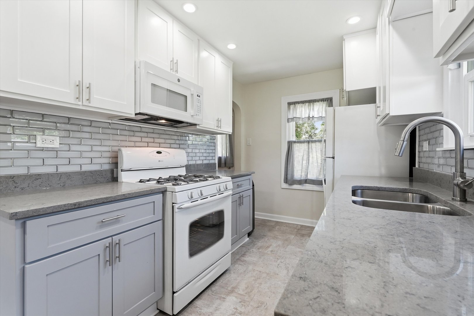 11800 S Ridgeway Avenue Property Photo 10