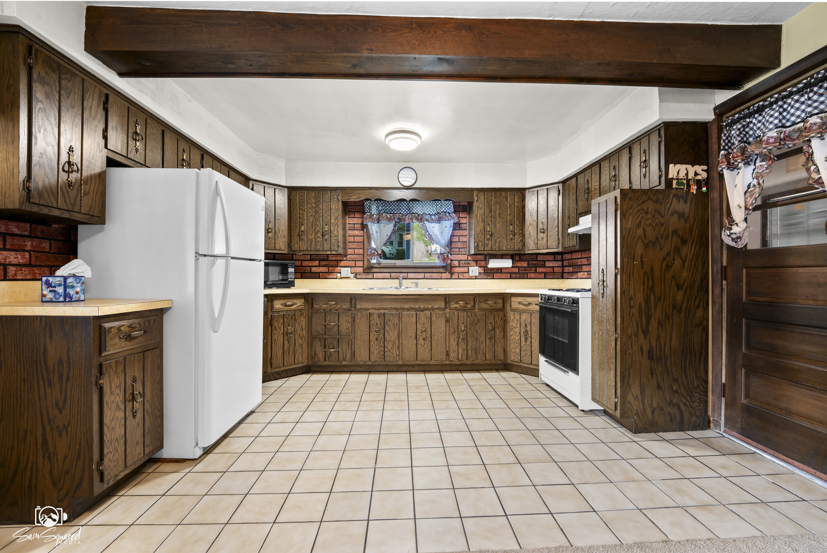 119 E 17th Street Property Photo 8