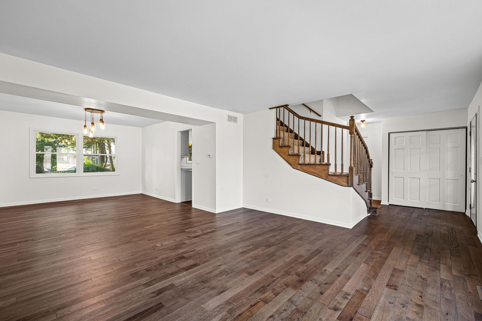 1104 Independence Drive Property Photo 4