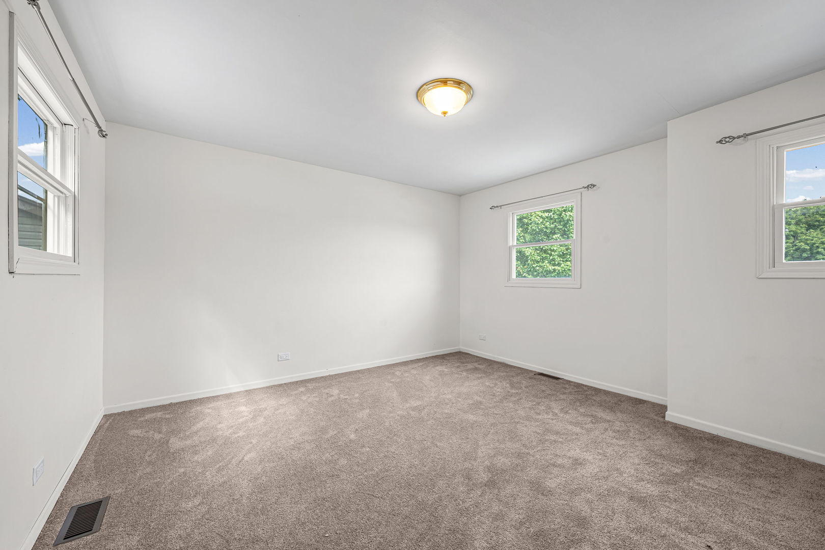 1104 Independence Drive Property Photo 28
