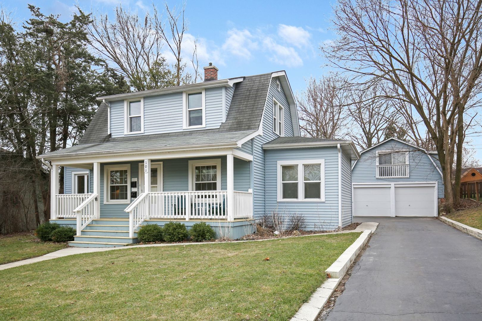 101 W MAPLE Avenue