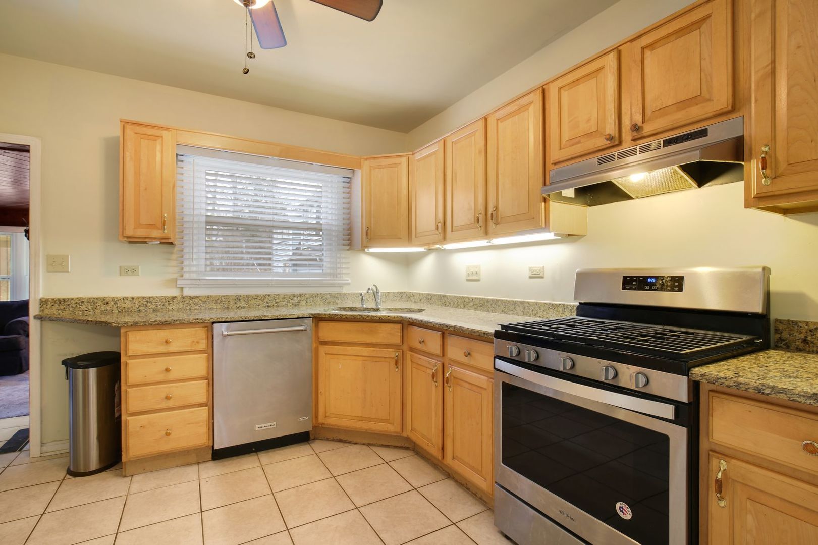 101 W Maple Avenue Property Photo 5