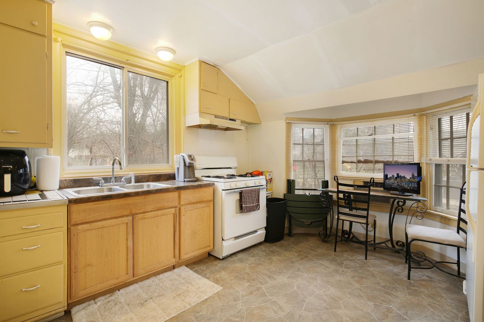 101 W Maple Avenue Property Photo 15