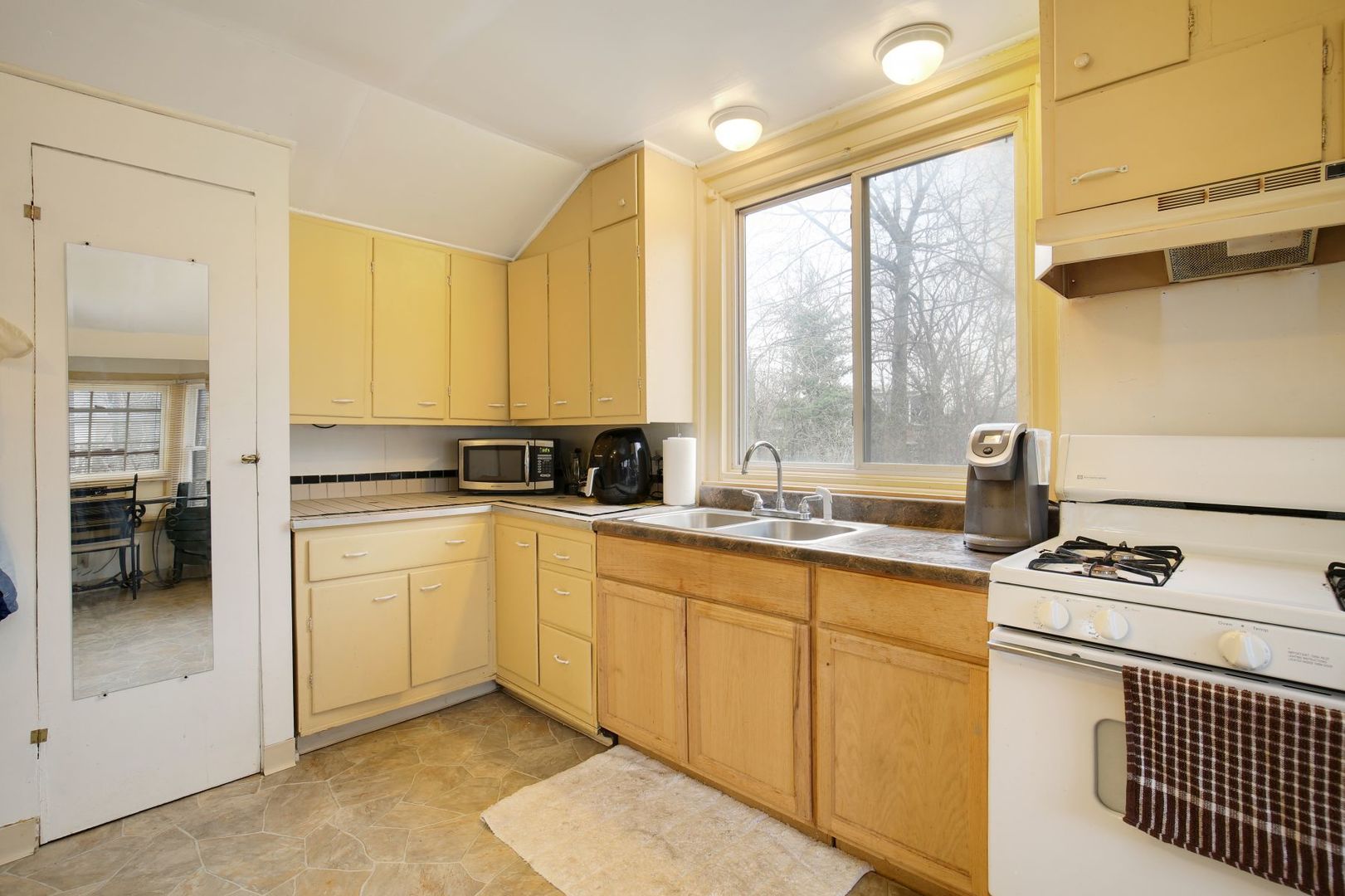 101 W Maple Avenue Property Photo 16