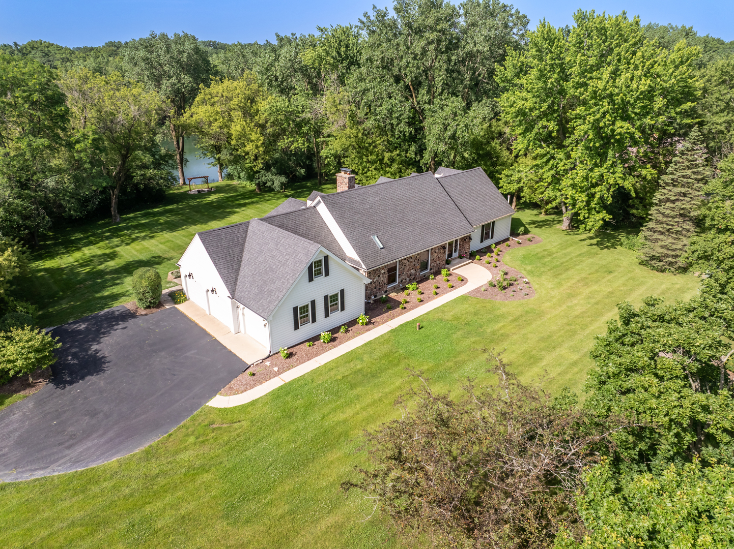 21884 N Andover Road Property Photo 1