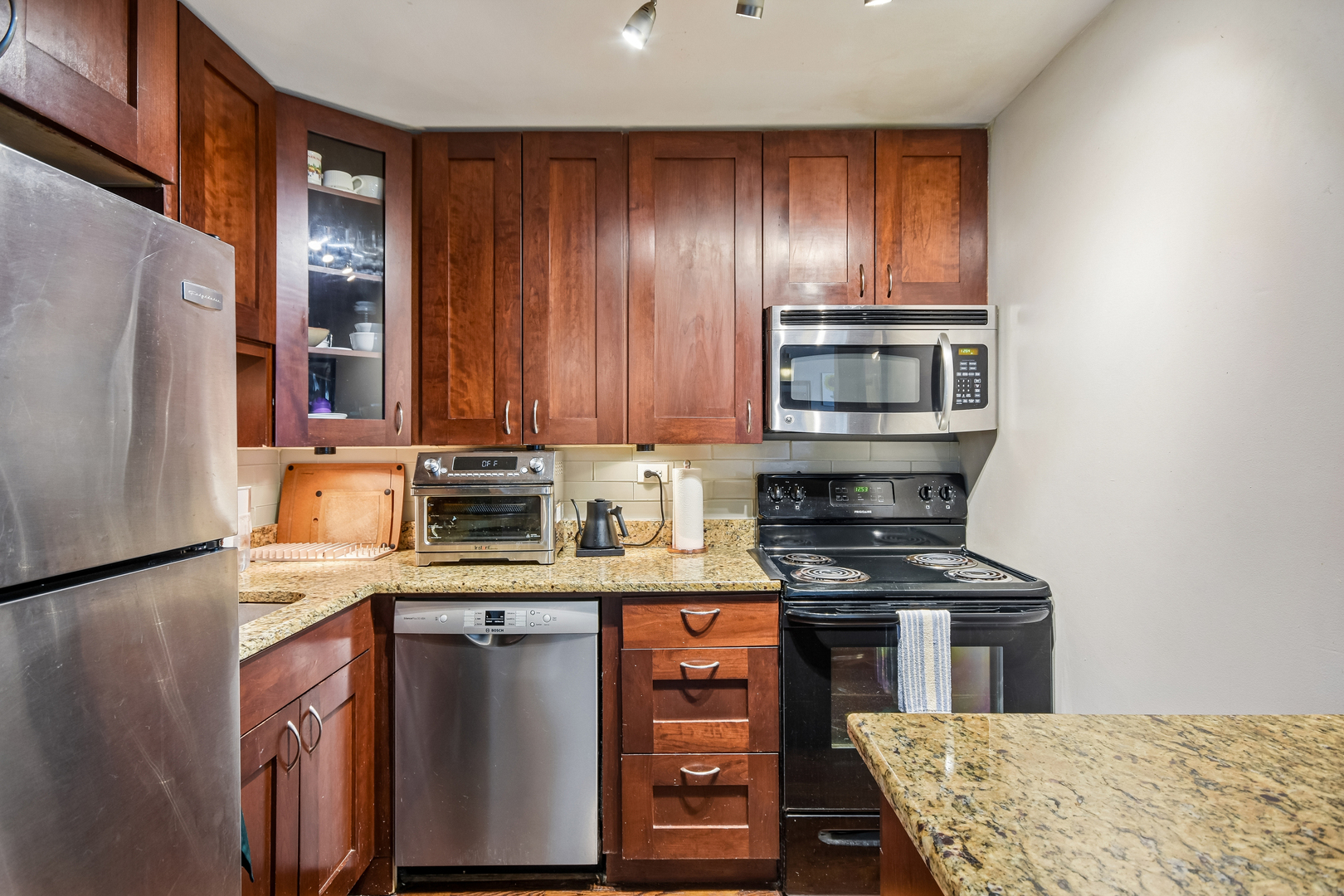 3550 N Lake Shore Drive 1117 Property Photo 19