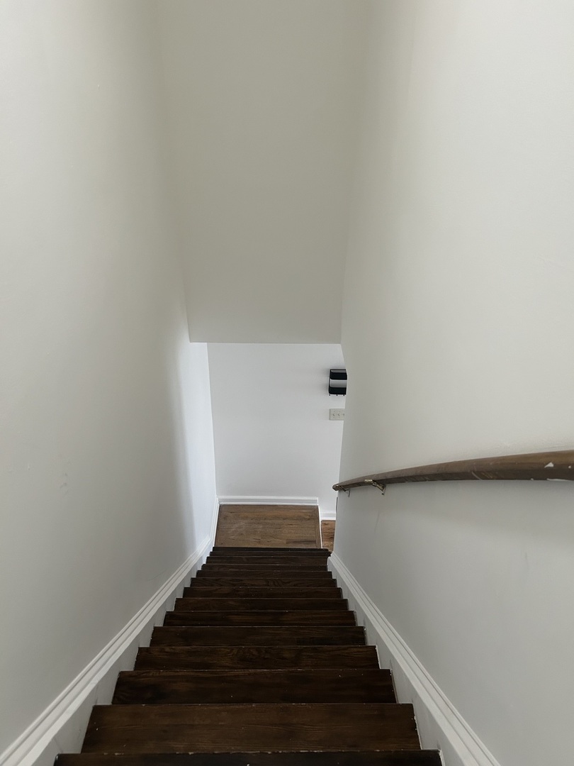 10724 S Pulaski Road Property Photo 5