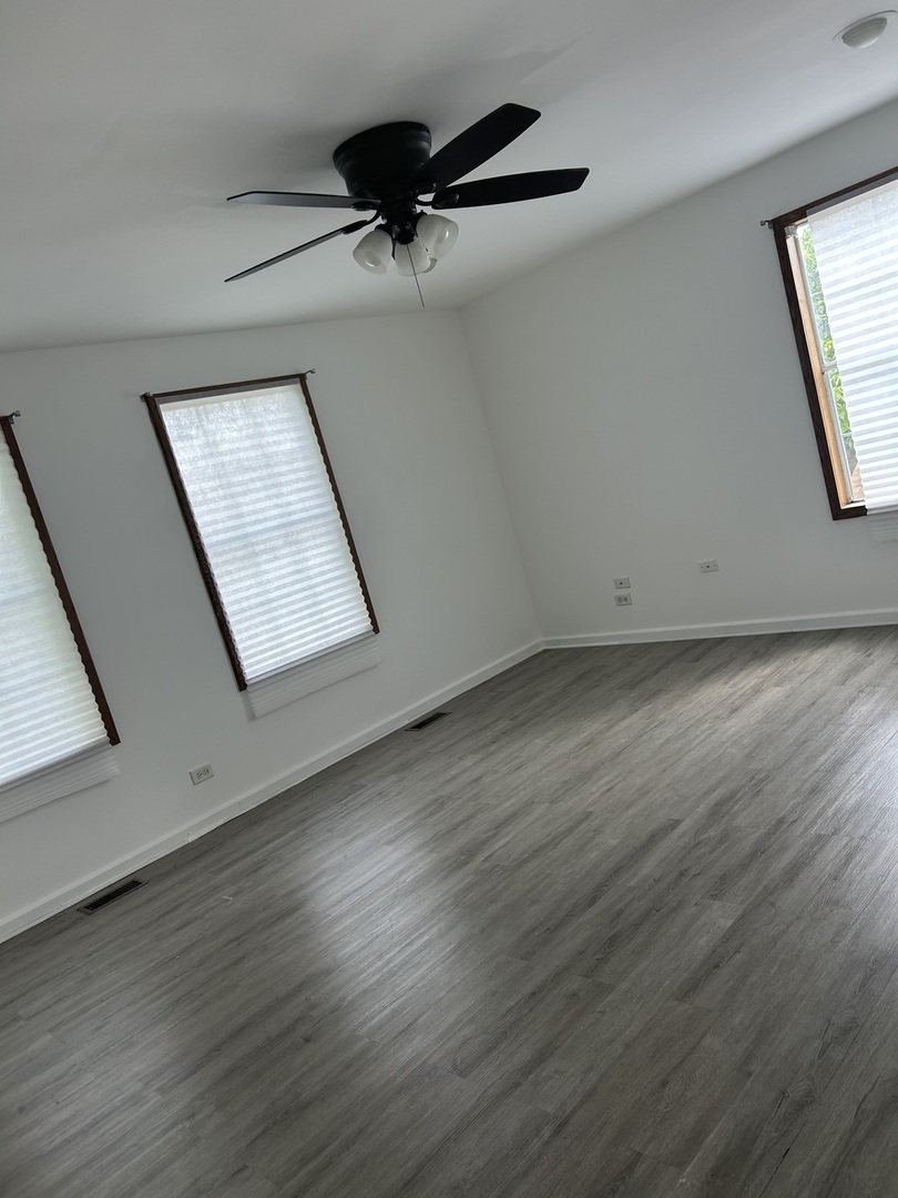 10724 S Pulaski Road Property Photo 6
