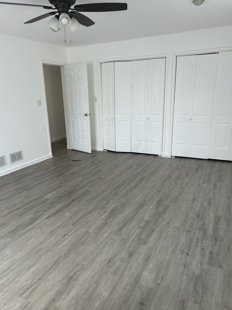 10724 S Pulaski Road Property Photo 9