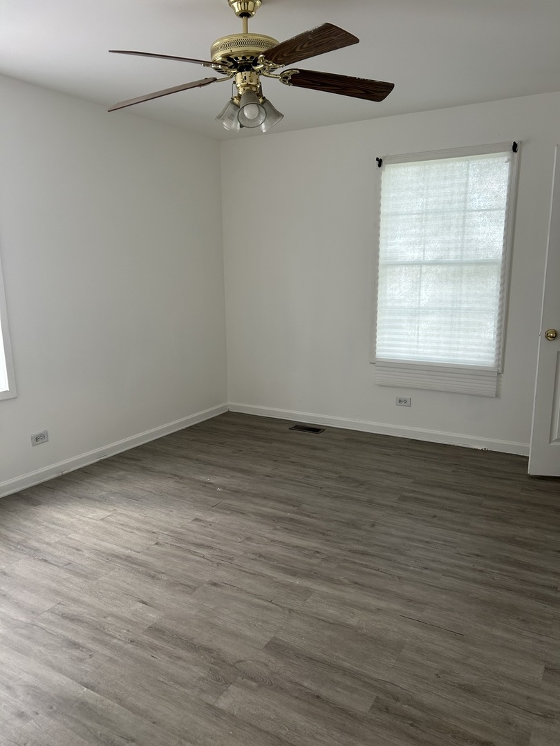 10724 S Pulaski Road Property Photo 11