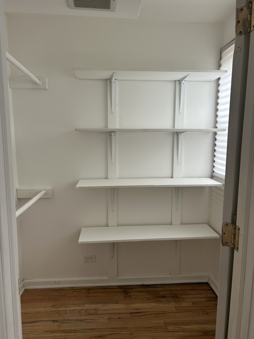 10724 S Pulaski Road Property Photo 13
