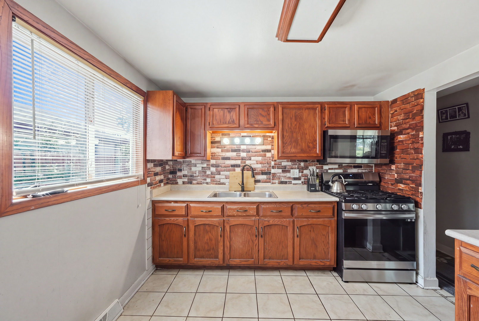 3215 Emery Lane Property Photo 7
