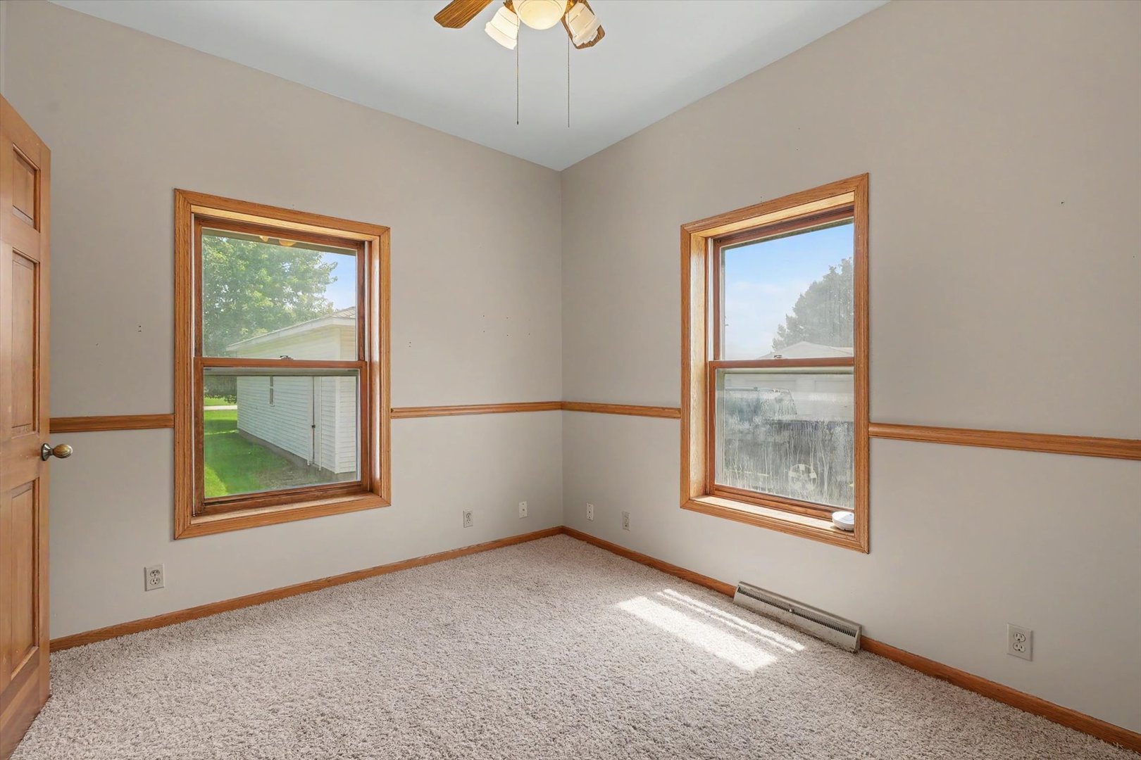 302 S Olmstead Street Property Photo 29